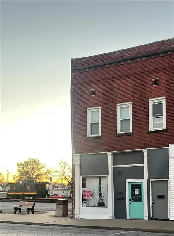 2112 Main ST, Higginsville, MO 64037