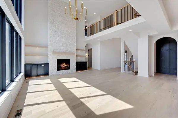 11806 W 181st TER, Overland Park, KS 66013