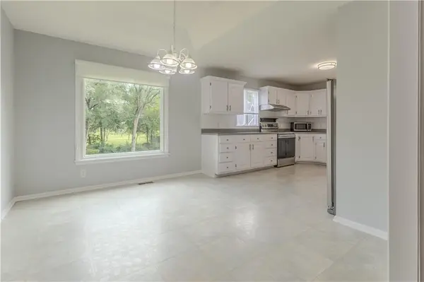 1909 Joy CIR, Excelsior Springs, MO 64024