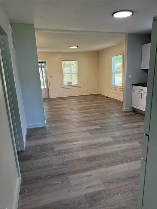 932 Ash ST, Ottawa, KS 66067