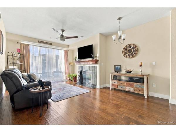 9019 E Panorama #D207, Englewood, CO 80112
