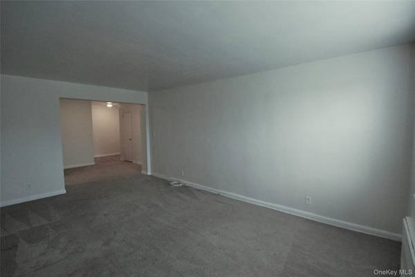 2 Sadore LN #5E, Yonkers, NY 10710