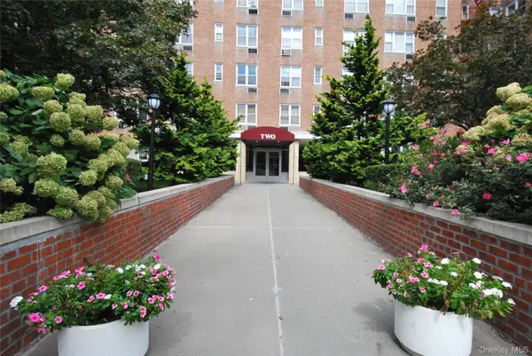 2 Sadore LN #5E, Yonkers, NY 10710
