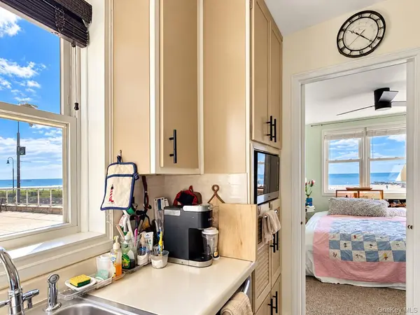 370 W Broadway #1D, Long Beach, NY 11561