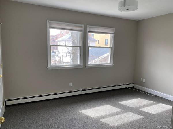 239 Cleveland AVE, Mineola, NY 11501