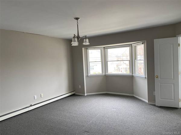 239 Cleveland AVE, Mineola, NY 11501