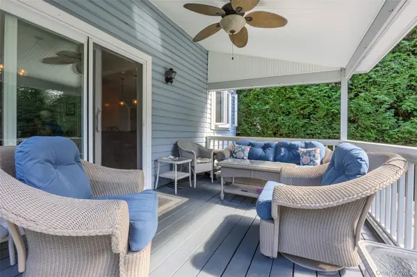 19 Willow PL, Oyster Bay, NY 11771