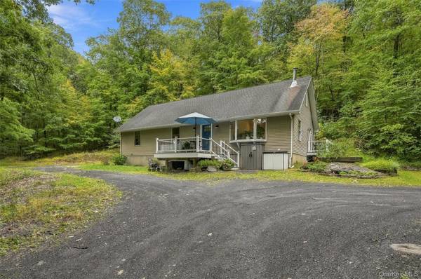 225 Hull AVE, Plattekill, NY 12515