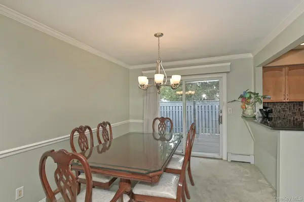 245 N Fulton AVE, Lindenhurst, NY 11757