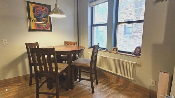 82-16 34th AVE #4H, Jackson Heights, NY 11372