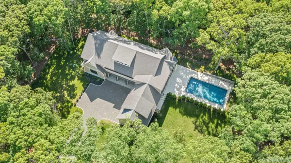 1355 Little Peconic Bay RD, Cutchogue, NY 11935