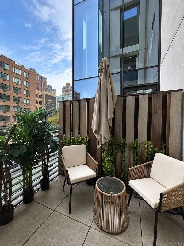 500 W 45th ST #209, New York (manhattan), NY 10036