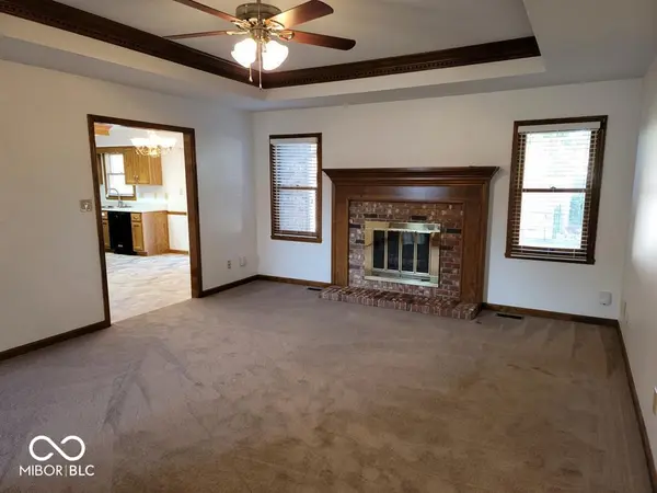 412 Hall DR, Greenwood, IN 46142