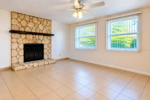 824 E 9TH AVE, New Smyrna Beach, FL 32169