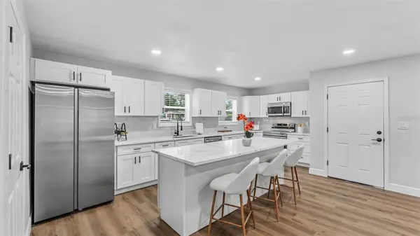 211 W VALENCIA ST, Lakeland, FL 33805