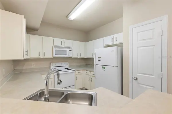 1985 ERVING CIR #301, Ocoee, FL 34761
