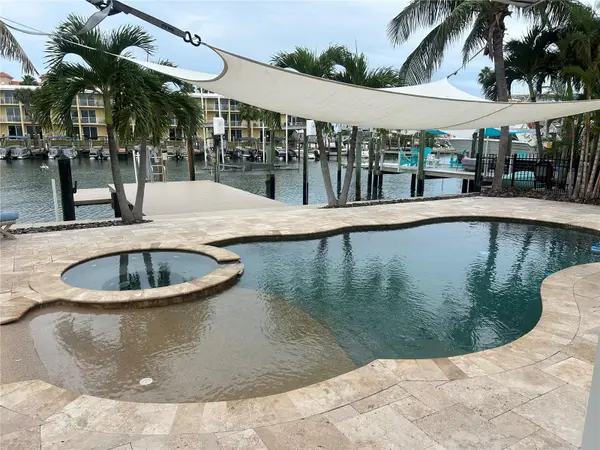 11110 1ST ST E, Treasure Island, FL 33706