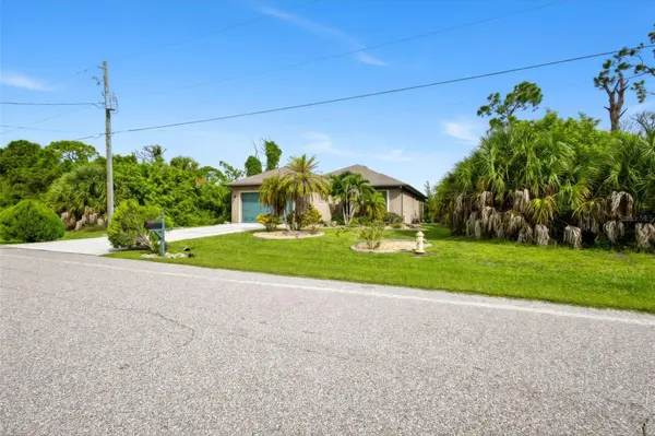 142 YELLOW PINE DR, Rotonda West, FL 33947