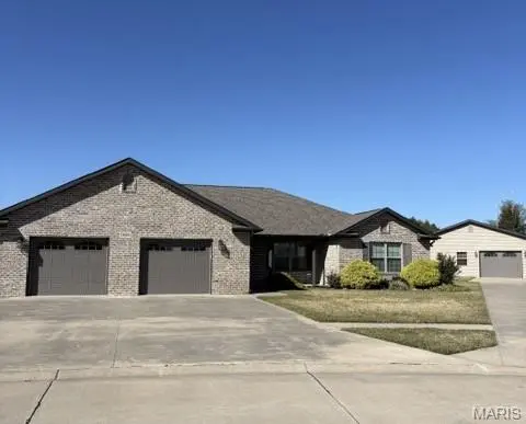 1202 Yellowstone, Sikeston, MO 63801