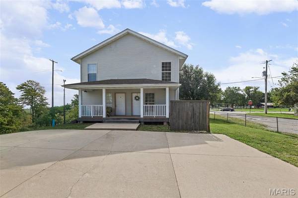 302 E Central ST, Bethalto, IL 62010