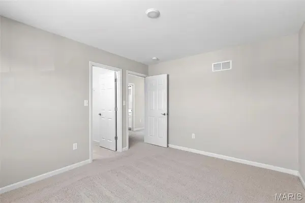2 Hermitage II at Elm Crossing, St Charles, MO 63301