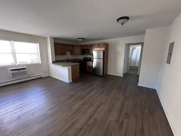 1004 Des Plaines AVE #11, Forest Park, IL 60130