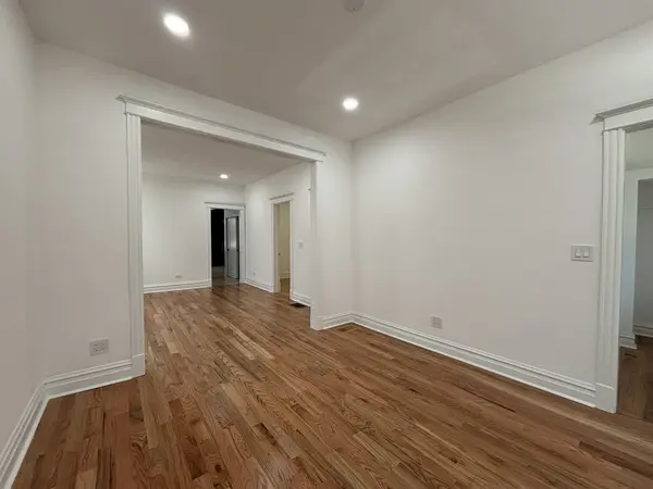 5652 S Shields AVE, Chicago, IL 60621