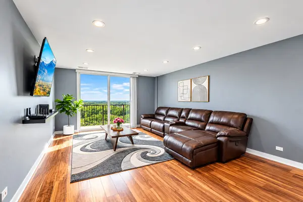 190 S Wood Dale RD #1105, Wood Dale, IL 60191