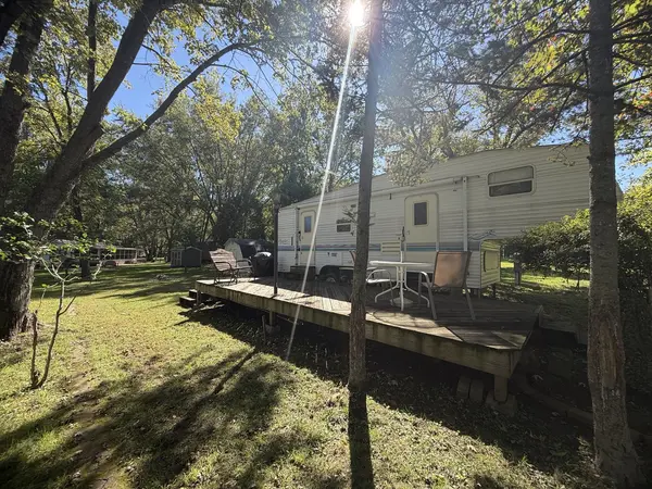 24-33 Woodhaven Lakes, Sublette, IL 61367