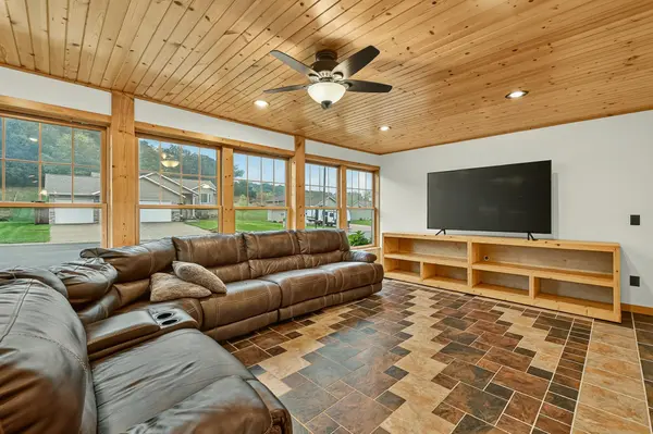 1594 Amco DR SE, Chatfield, MN 55923