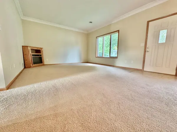 1112 Travis RD, Marshall, MN 56258