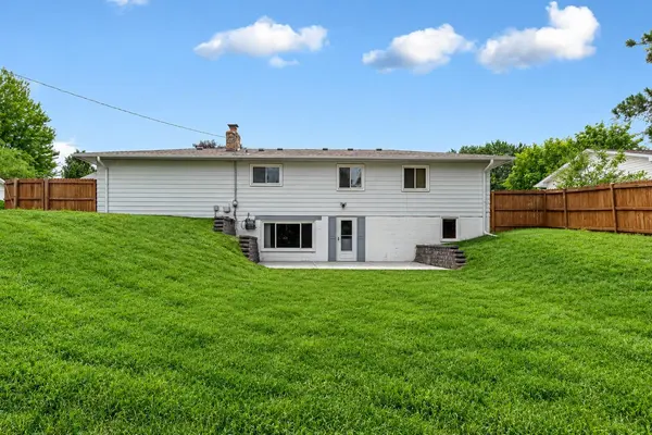 2033 Bluestone LN, Eagan, MN 55122