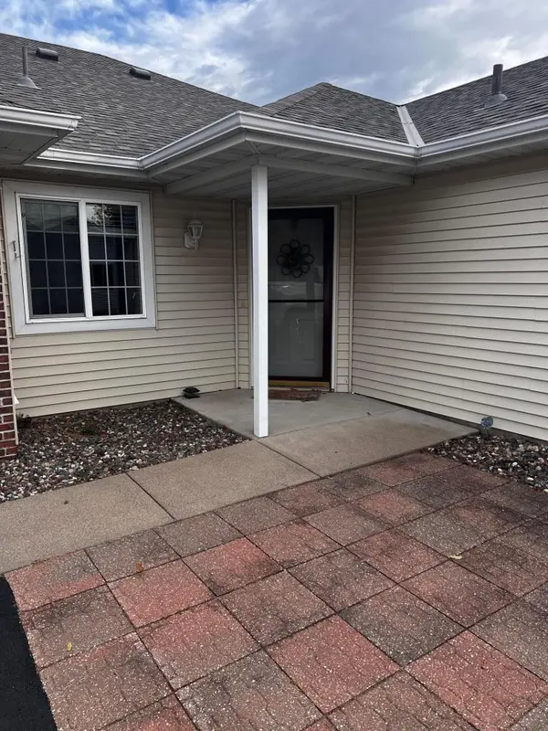 1315 Heritage LN, Waite Park, MN 56387