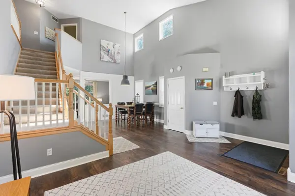 3291 N View LN, Woodbury, MN 55125