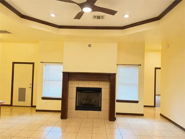 12140 SW 12th ST, Yukon, OK 73099