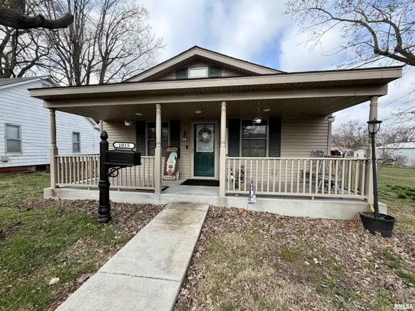 1015 S WASHINGTON ST, Harrisburg, IL 62946