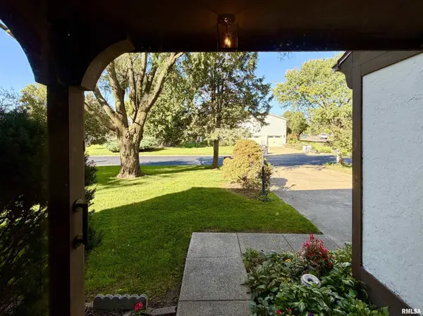 104 JUNIPER LN, East Peoria, IL 61611