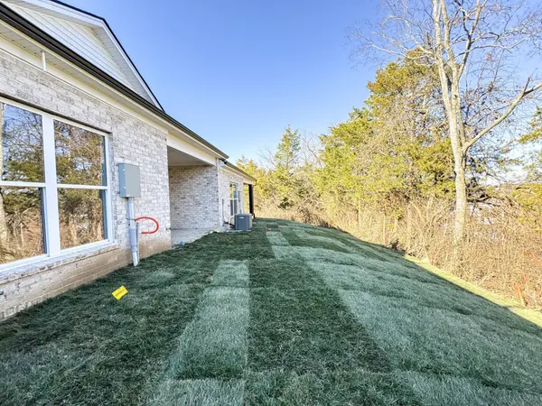 225 Glencrest Drive, Hendersonville, TN 37075