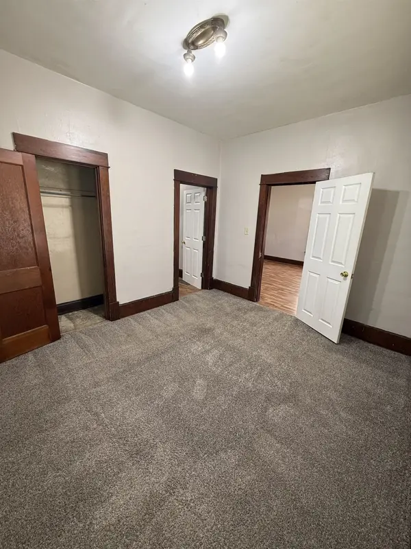 116 W 4th St, Solomon, KS 67480