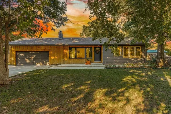 18 E Hawthorne St, Wichita, KS 67206-2535