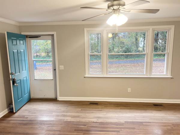 5 Pine LN, Inman, SC 29349