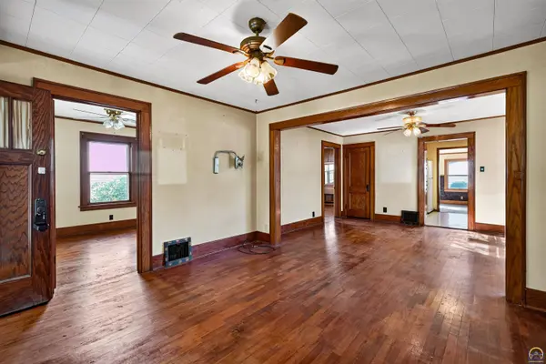 220 SW Kendall AVE, Topeka, KS 66606