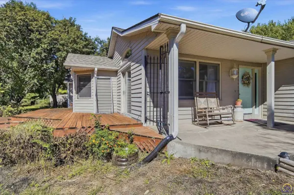 9329 NW Wilson RD, Topeka, KS 66618
