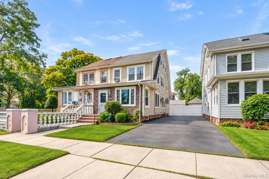 45-62 170th ST, Flushing, NY 11358