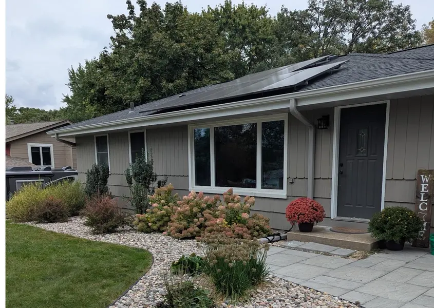 14913 Sharon LN, Burnsville, MN 55306