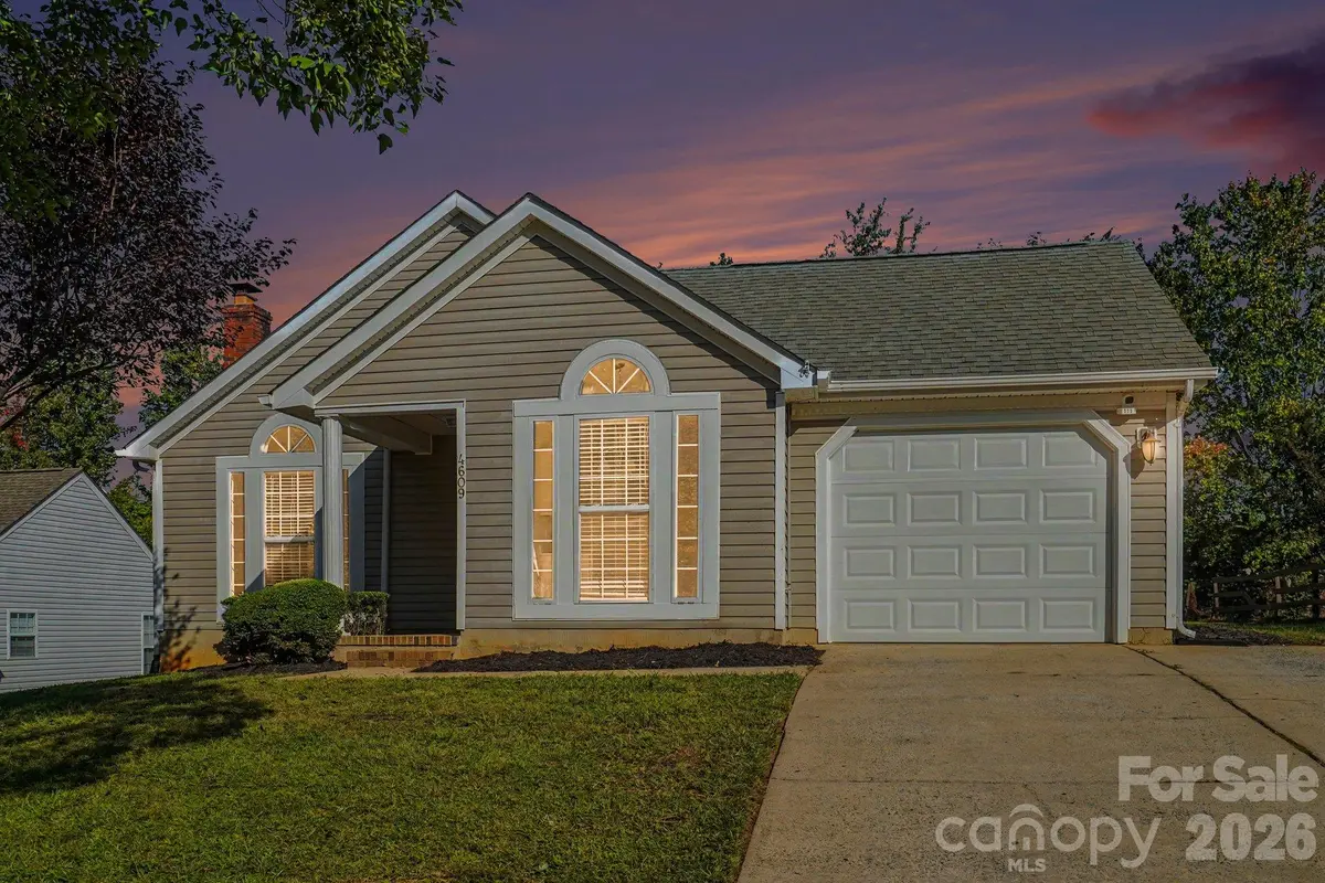4609 Avalon Forest LN, Charlotte, NC 28269