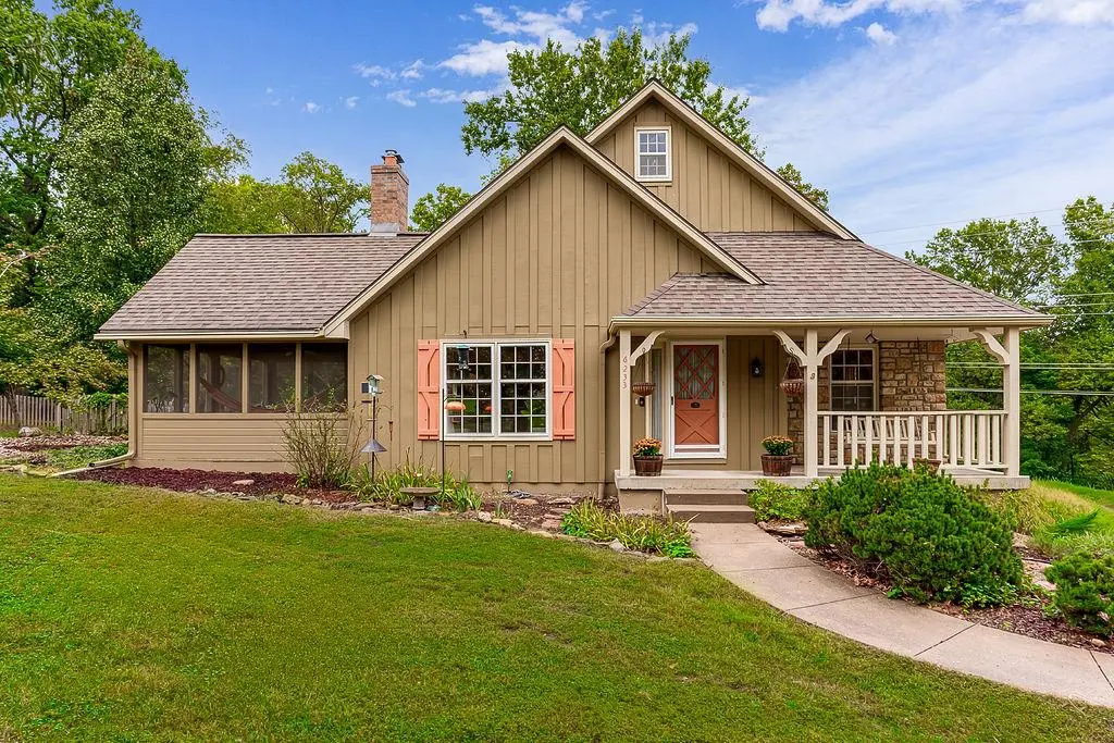 6233 Marion AVE, Kansas City, MO 64133