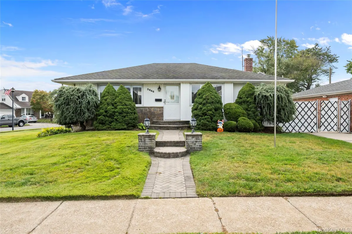 3866 Drake ST, Levittown, NY 11756