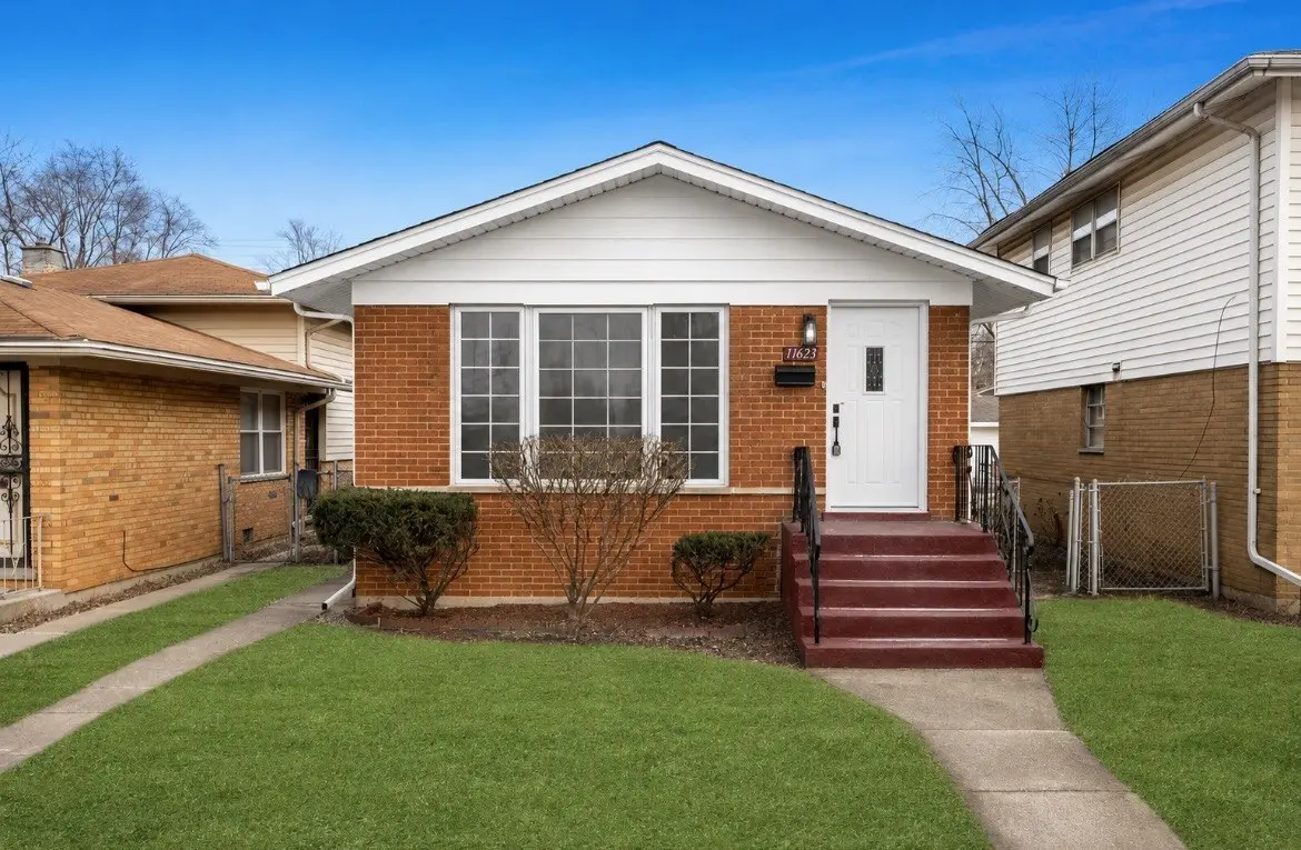 11623 S Aberdeen ST, Chicago, IL 60643