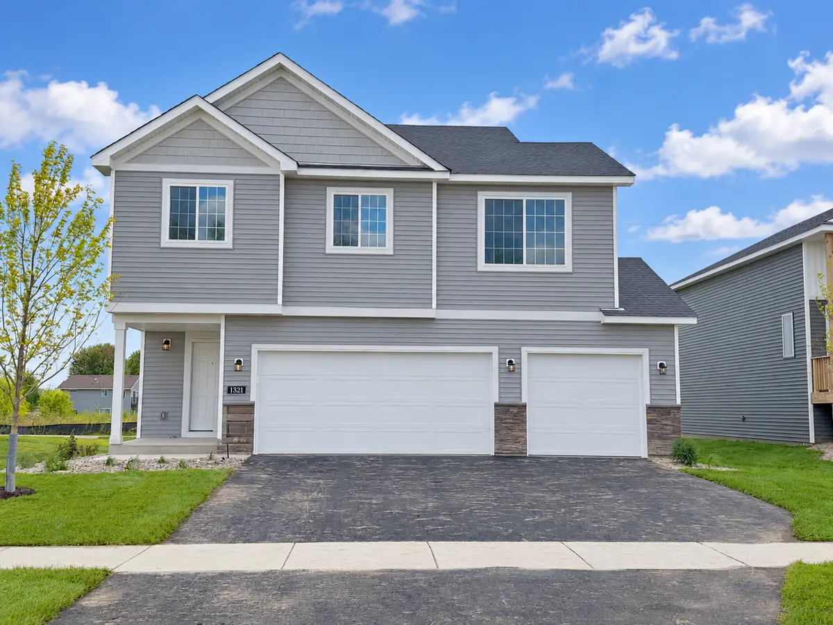 1821 Pierce ST S, Cambridge, MN 55008